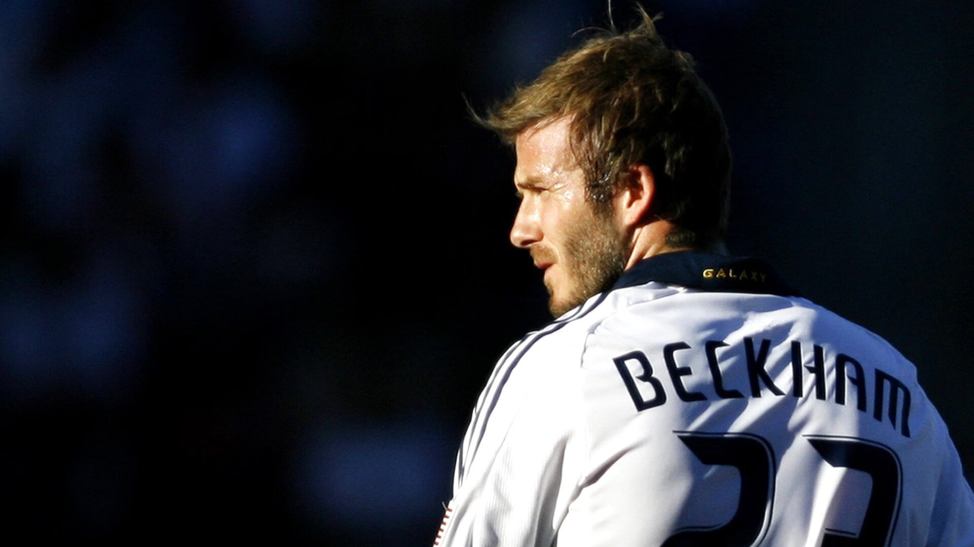 詹姆斯表示目标是用表现赢得尊重，詹姆斯谈最重要的人