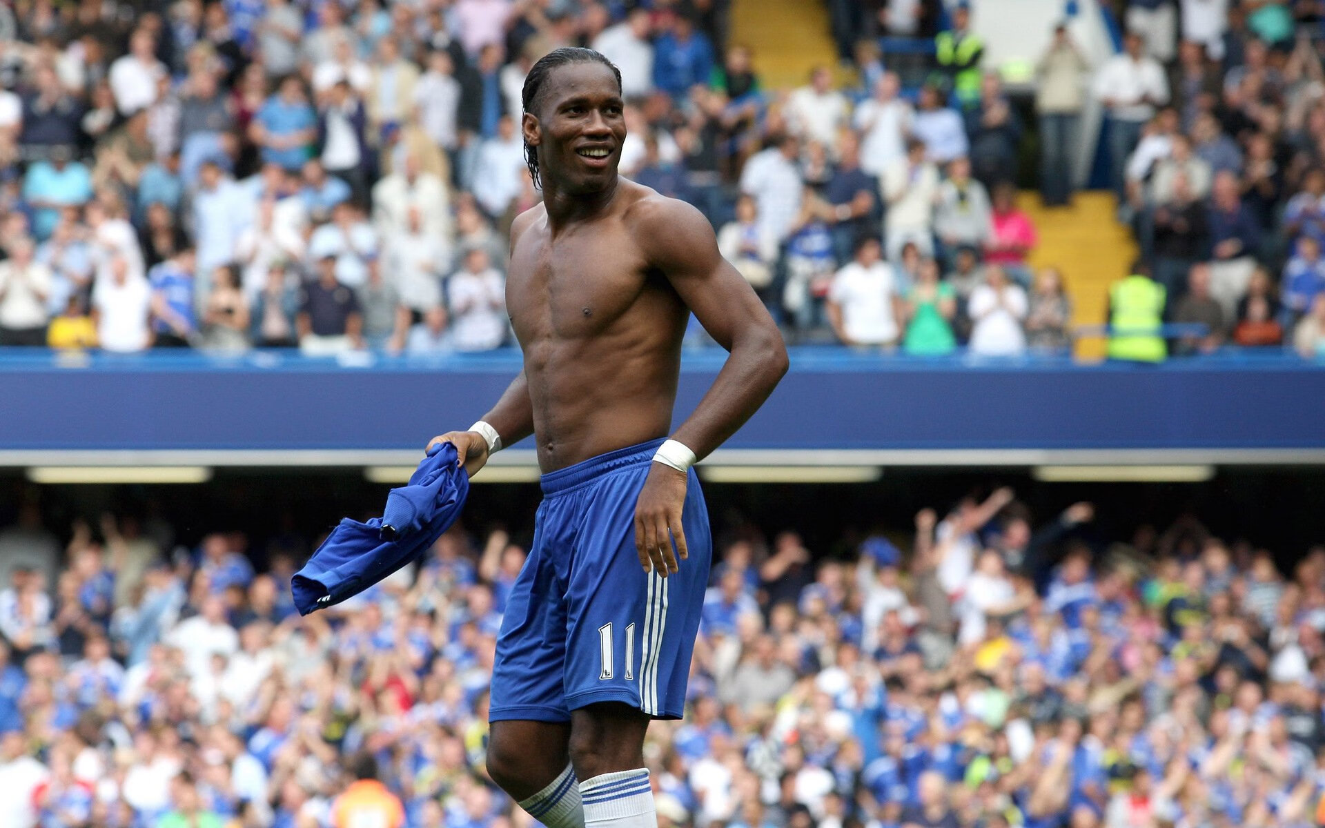 麦肯齐：以超强的爆发力和精准的长传，成为全黑队攻势中的关键人物